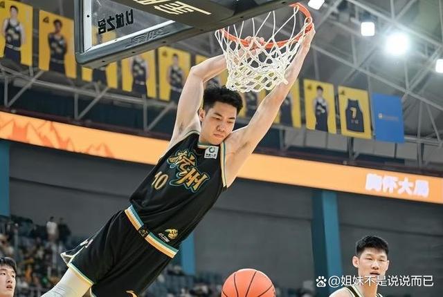 关于勇士险胜猛龙，胡金秋状态火热的信息