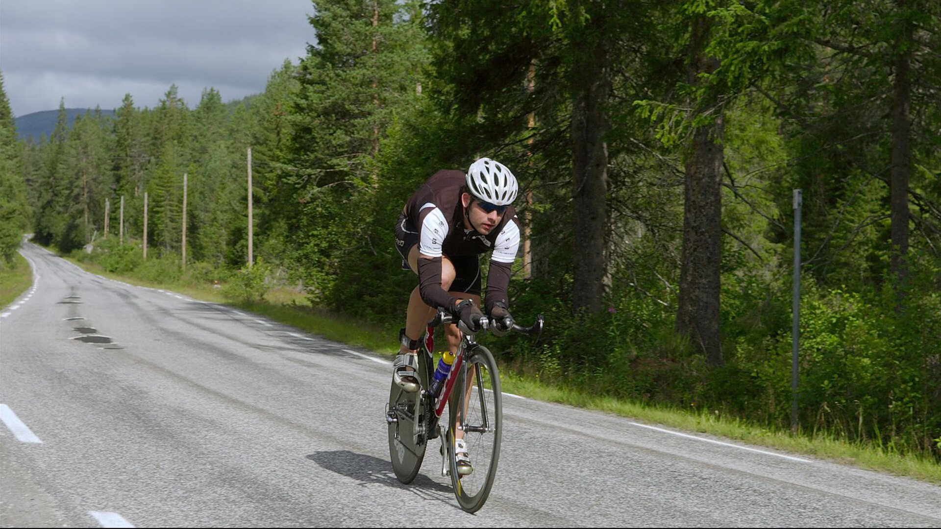库里式高能输出！深圳队压哨三分绝杀浙江，诠释永不放弃的篮球精神